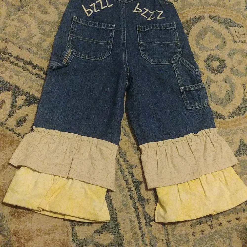 Rare Vintage Oshkosh Bgosh Vestbak With Bees Ruffles On Hem Of Overalls